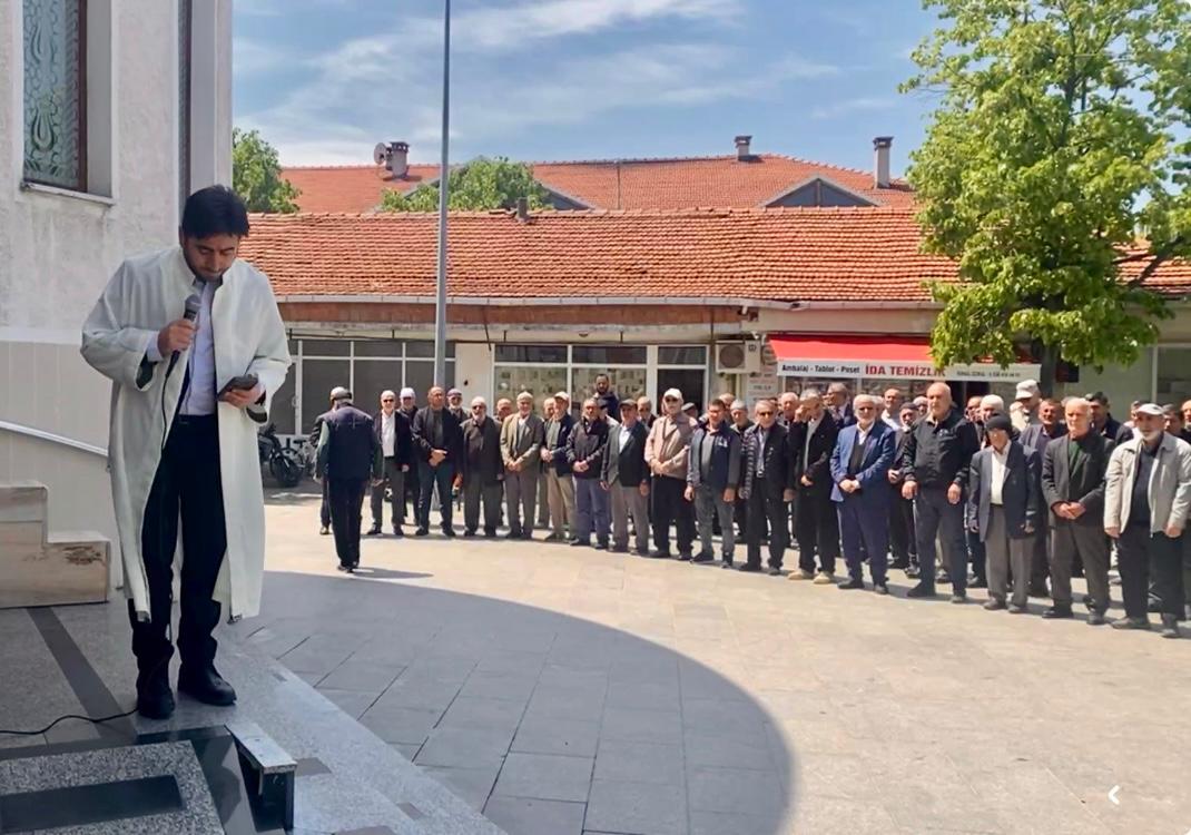 YENİCE’DE CUMA NAMAZINDAN SONRA YAĞMUR DUASI