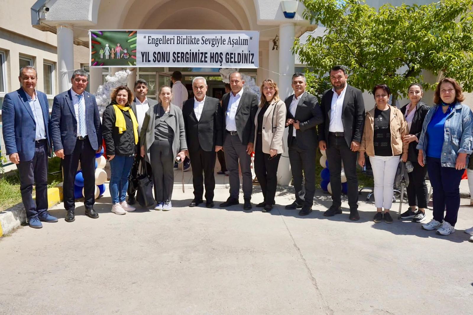 ZEYNEP BODUR OKYAY, ADININ VERİLDİĞİ OKULDAKİ ÖZEL ÇOCUKLARLA BİR ARAYA GELDİ