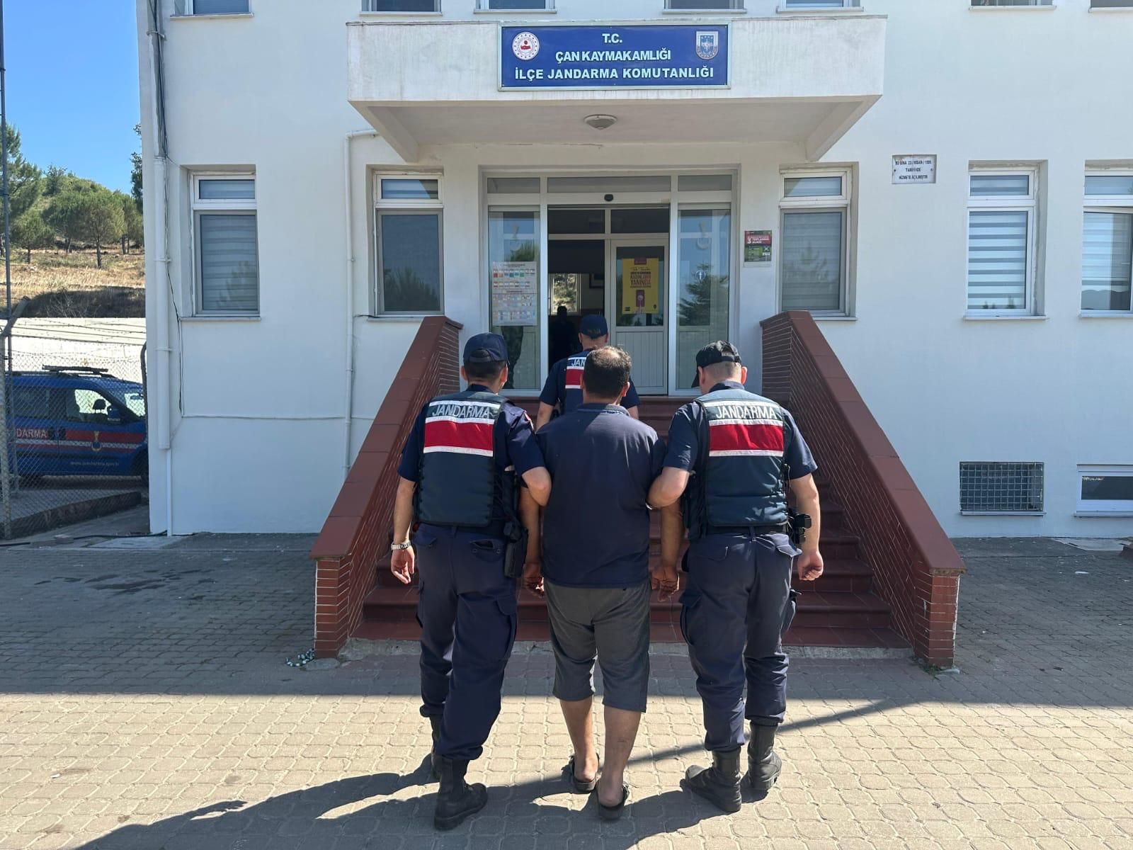 ÇAN’DA 600 DÖNÜM EKİLİ TARIM ARAZİSİ BİÇERDÖVER KAYNAKLI YANGINLA ZARAR GÖRDÜ