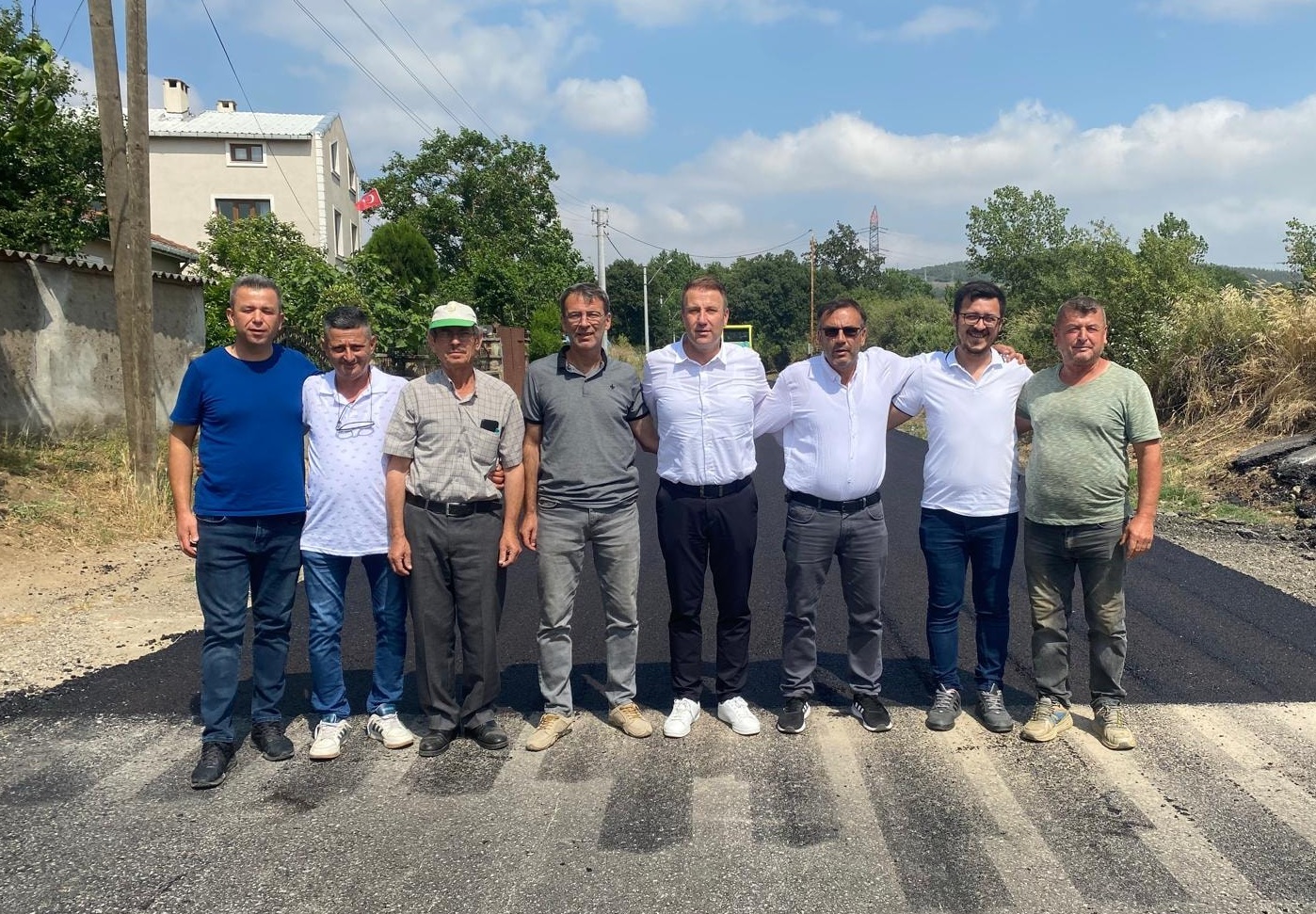 BAŞKAN OKAN, DERENTİ YOLUNDAKİ SICAK ASFALT ÇALIŞMALARINI YERİNDE İNCELEDİ