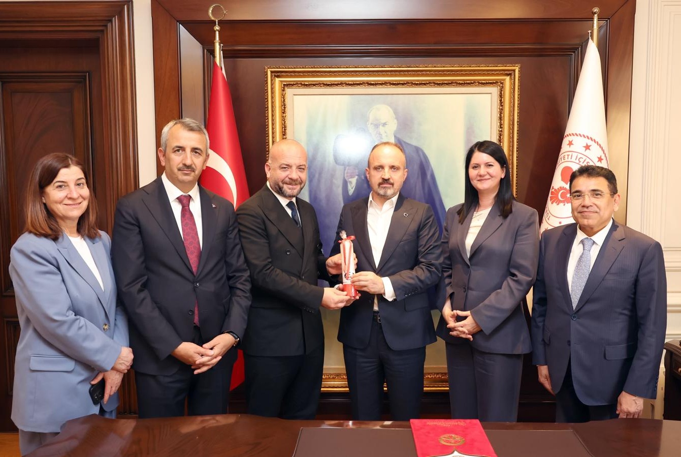 AĞA ÖZÜNLÜ’DEN BAKAN YARDIMCISI TURAN’A KIRKPINAR DAVETİ