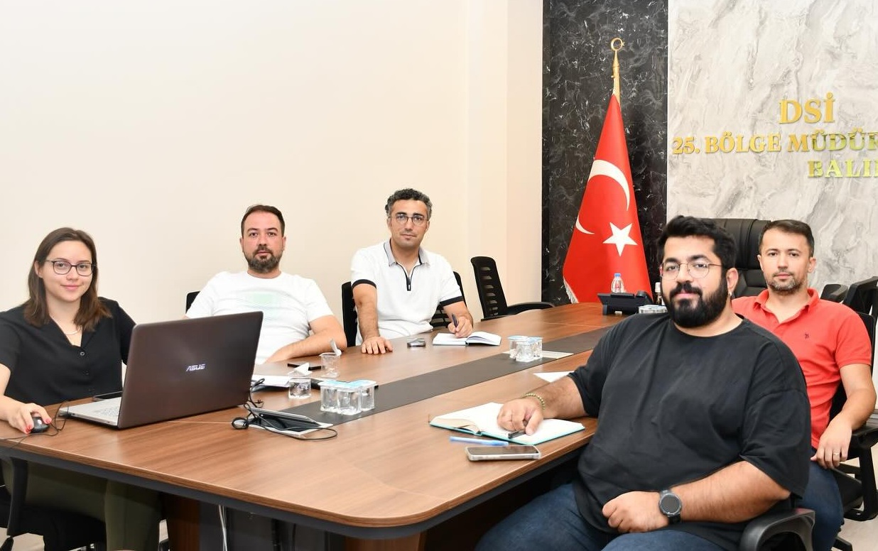 KOZÇEŞME GÖLETİ SULAMASI YENİLEME İNŞAATI İŞİNİN İHALESİ YAPILDI