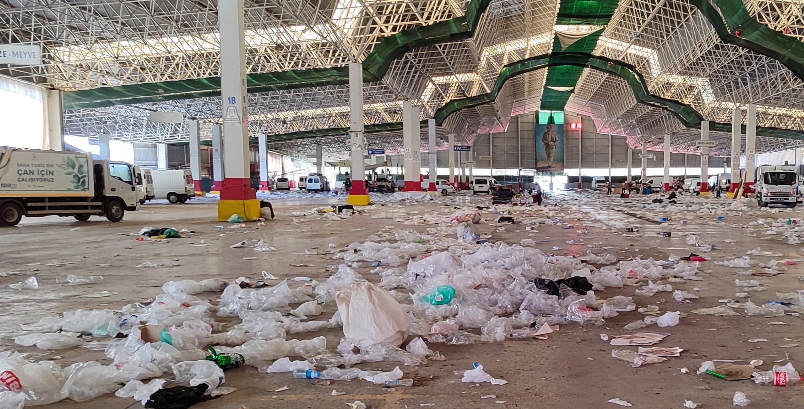 ÇAN YAZ PANAYIRI BİTTİ, TEMİZLİĞİ İŞÇİLERE KALDI…