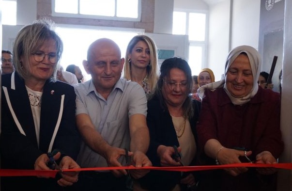 YEŞİLAY KADIN KOMİSYONUNDAN EL EMEĞİ SERGİSİ