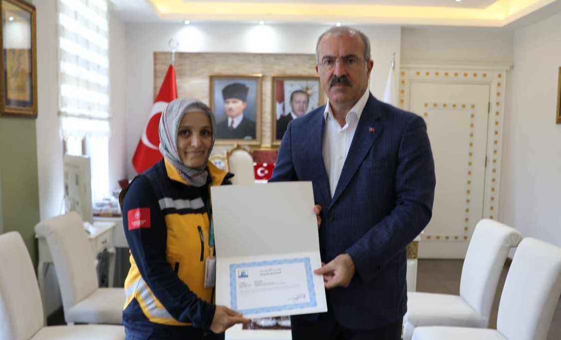 VALİDEN ACİL TIP TEKNİSYENİNE BAŞARI BELGESİ