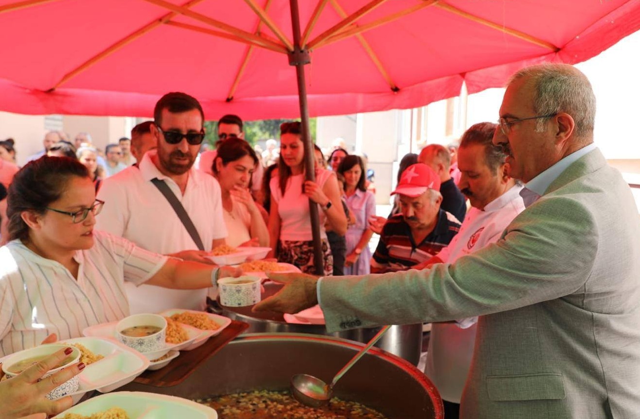 VALİLİK PERSONELİNDEN AŞURE ETKİNLİĞİ