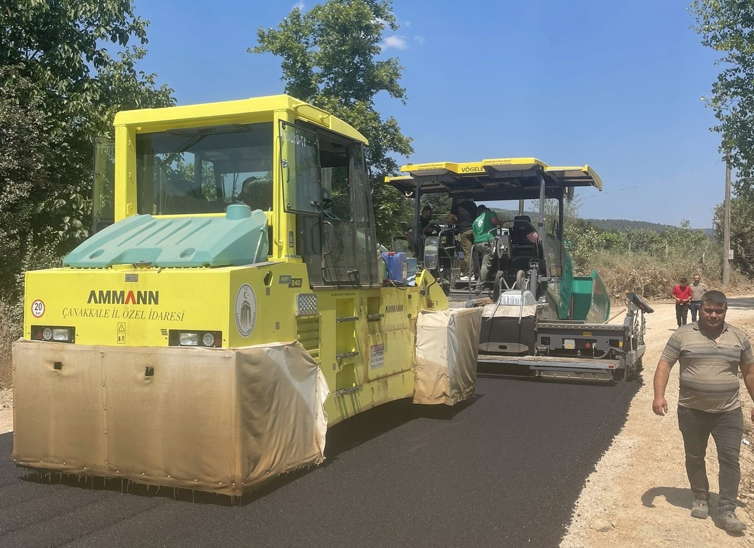 YENİCE’DE BİTÜMLÜ SICAK KARIŞIM (BSK) ASFALTA KURTLAR’DAN BAŞLANDI