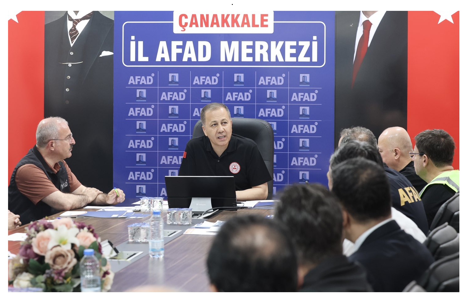 BİR HAFTADA İKİNCİ YANGIN… YANGIN KONTROL ALTINDA… BAKAN YERLİKAYA ÇANAKKALE’DE…-VİDEOLU HABER