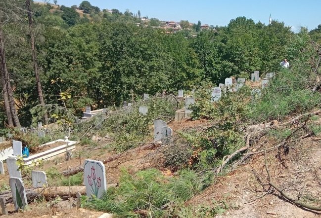 DANAPINAR KÖYÜ MEZARLIĞINDA ÇEVRE DÜZENLENMESİ