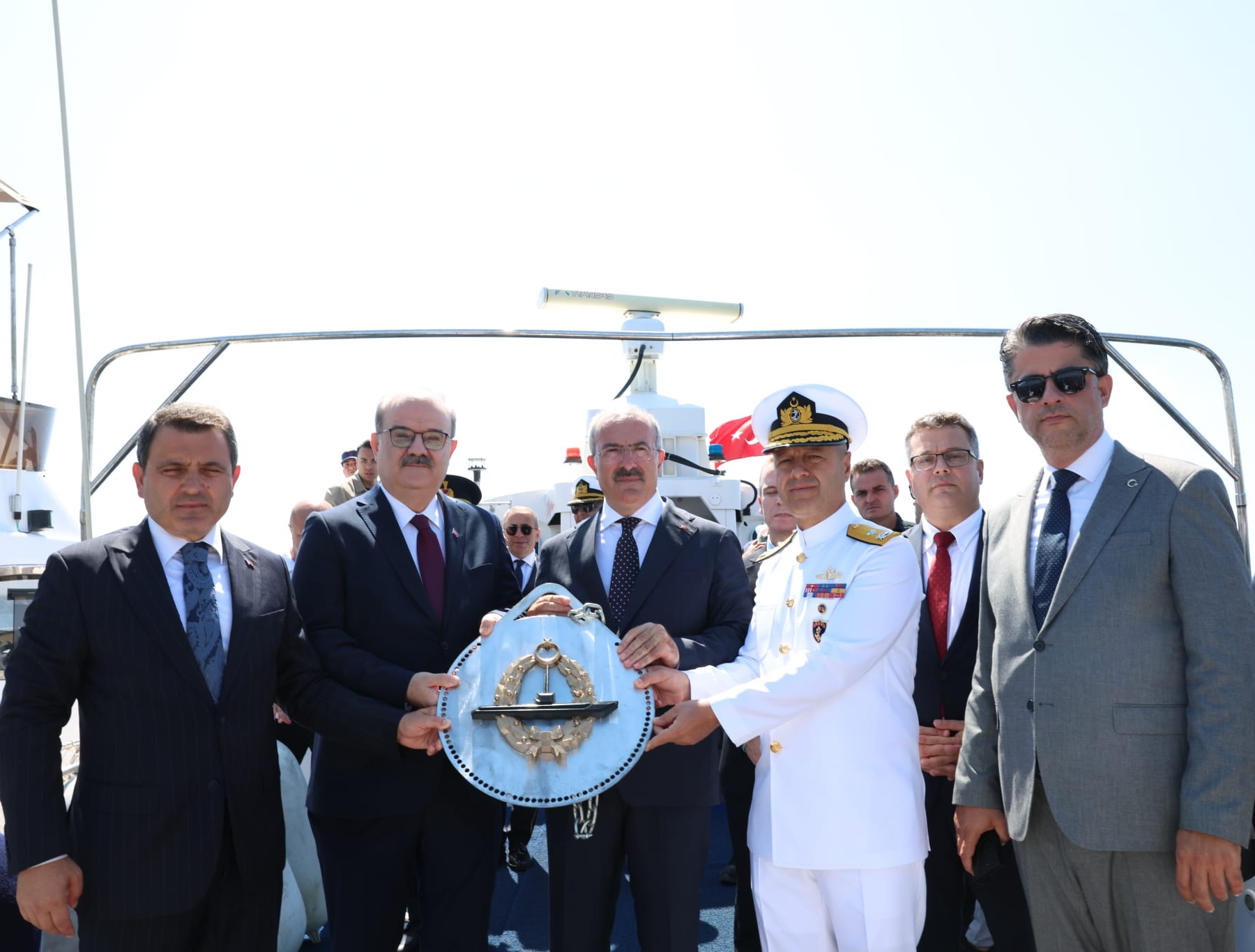 ŞEHİT DENİZCİLER ANISINA 72 YIL SONRA DUMLUPINAR’A SAYGI DALIŞI