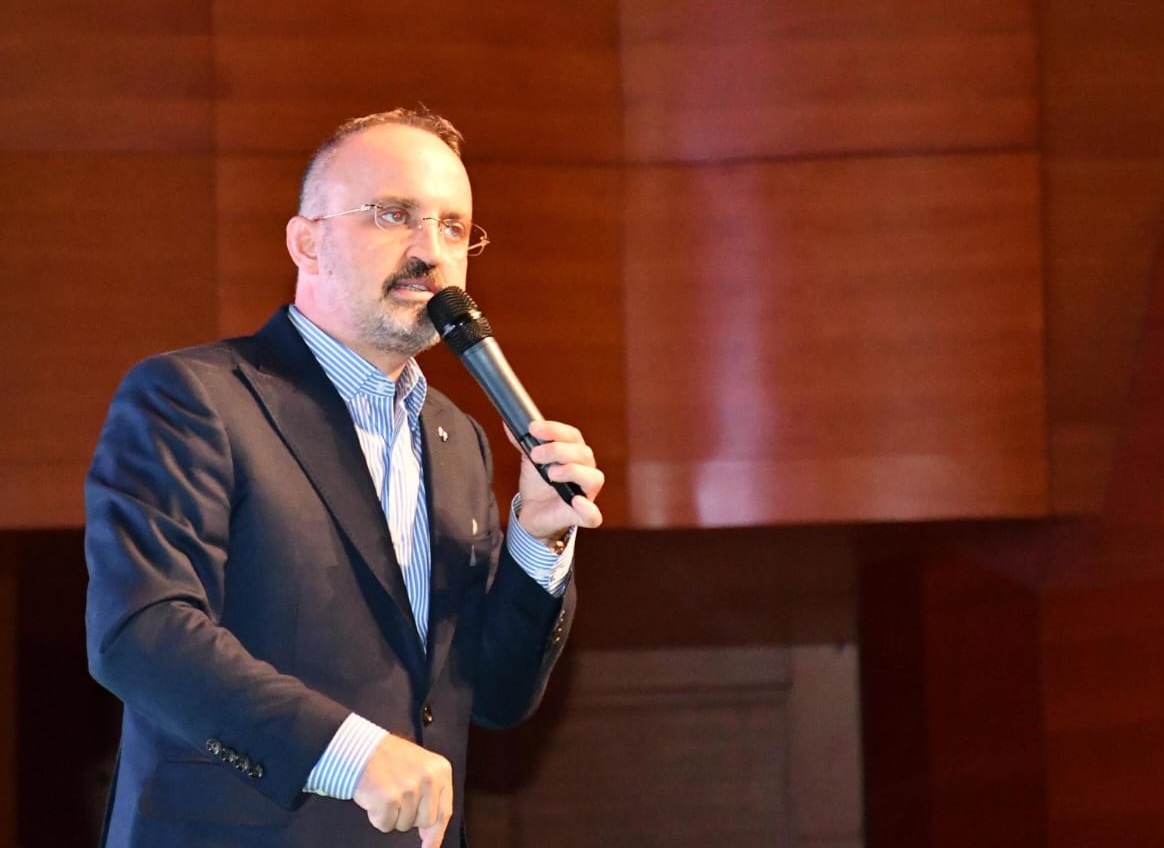 TURAN: “ÇARE BELLİ, GİYECEĞİMİZ ELBİSE 2002 ELBİSESİDİR”