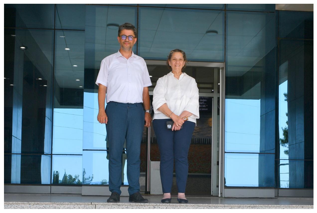 ZEYNEP BODUR OKYAY’DAN ÇOMÜ’YE ZİYARET