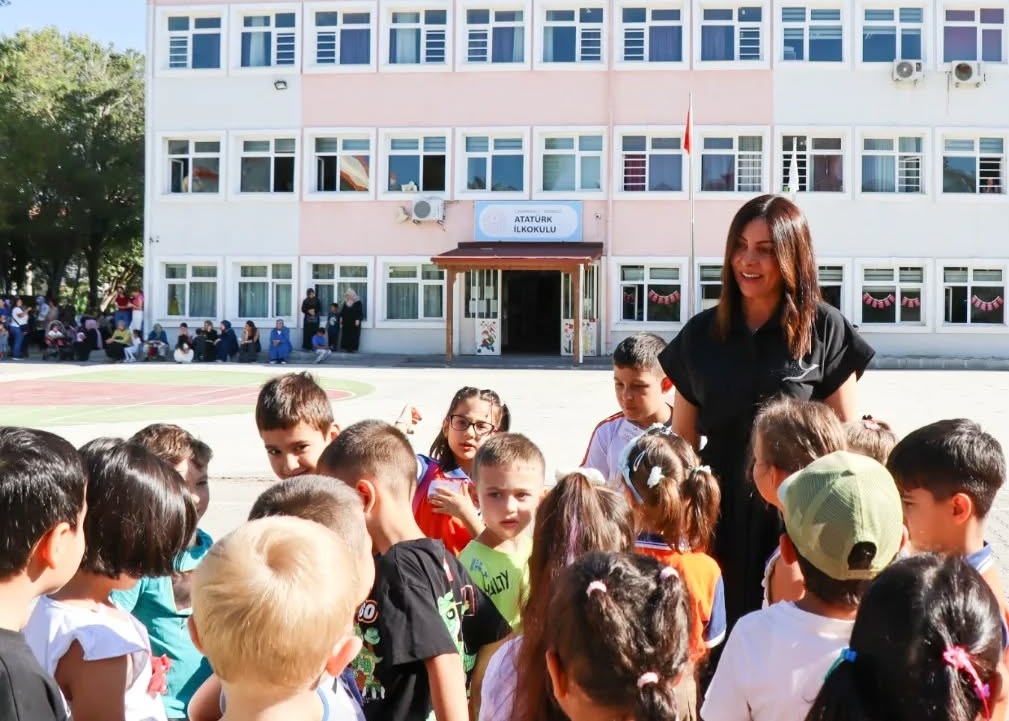 UYUM HAFTASINDA İL MİLLİ EĞİTİM MÜDÜRÜNDEN OKUL ZİYARETLERİ