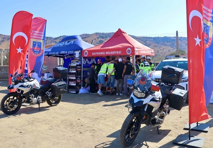 JANDARMADAN ULUSLARARASI MOTOFEST ETKİNLİĞİNDE MOTOSİKLET KULLANICILARINA EĞİTİM
