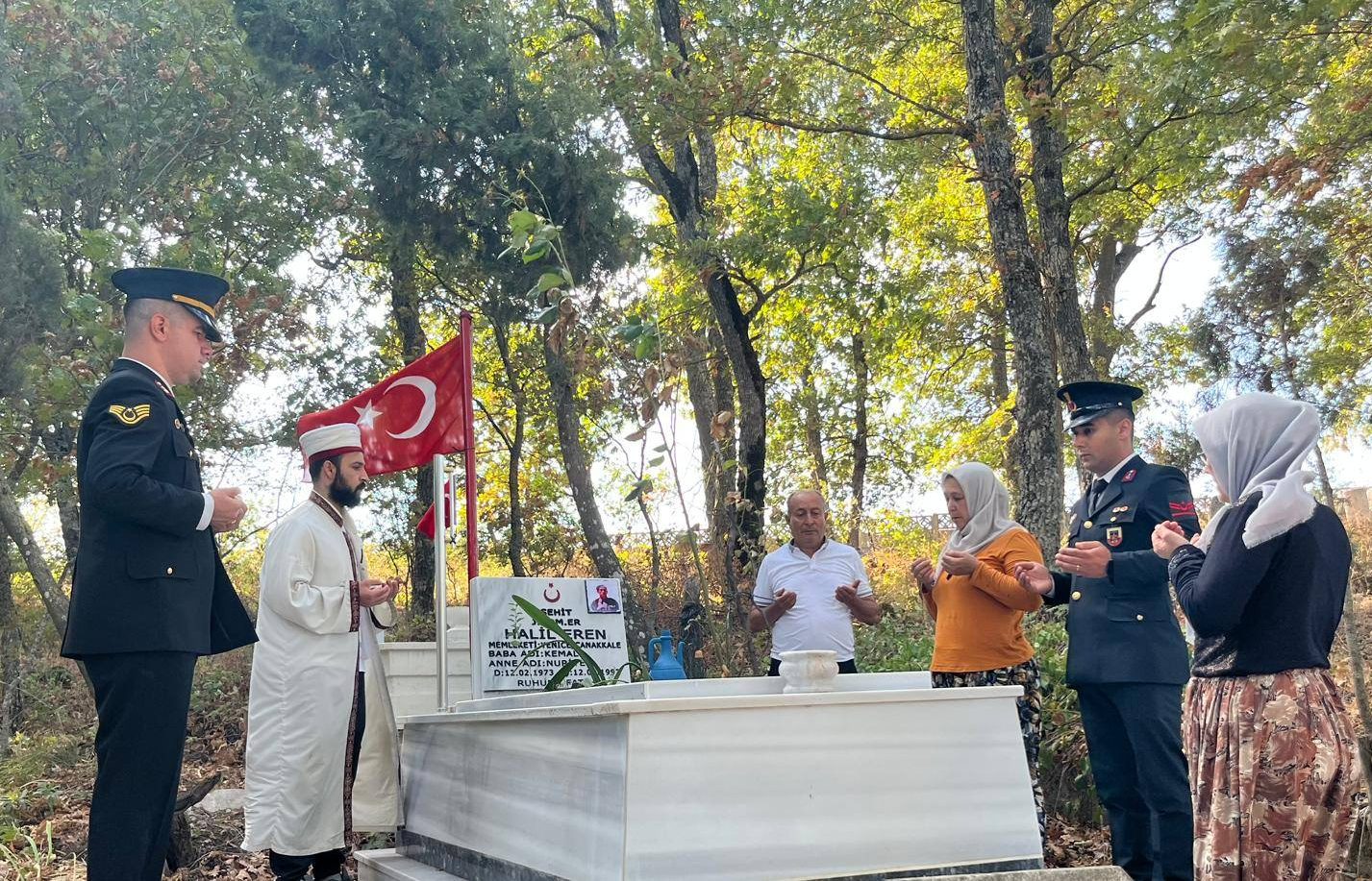 ŞEHİT JANDARMA KOMANDO ER HALİL EREN’İN MEZARI İLE ADINA YAPILAN ÇEŞMEYE BAKIM