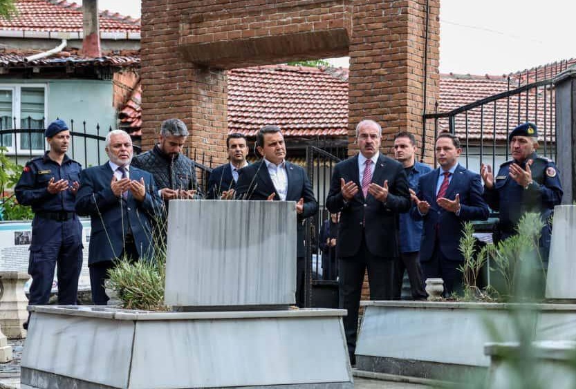 PROTOKOLDEN BİGA ŞEHİTLİĞİNE ZİYARET