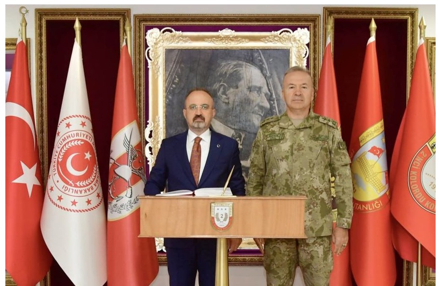 BAKAN YARDIMCISI TURAN’DAN 2. KOLORDU KOMUTANLIĞI’NA ZİYARET