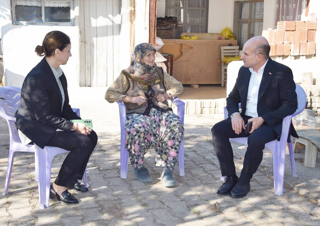 ÇAN KAYMAKAMINDAN DÜNYA YAŞLILAR GÜNÜNDE YALNIZ YAŞAYAN VATANDAŞA ZİYARET