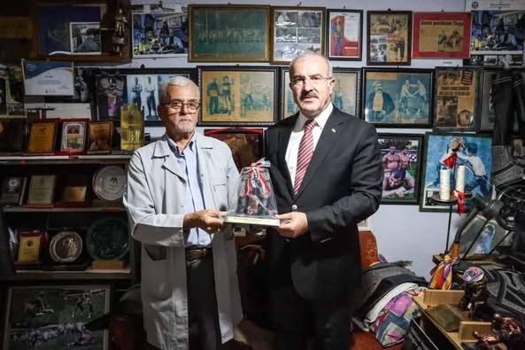 VALİDEN 60 YILI AŞKIN MESLEĞİNİ SÜRDÜREN KISPET USTASINA ZİYARET