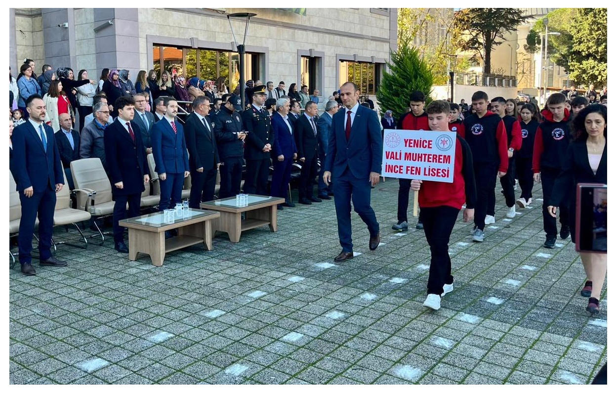 CUMHURİYET BAYRAMI YENİCE İLÇESİNDE DE BÜYÜK BİR COŞKU VE GURURLA KUTLANDI