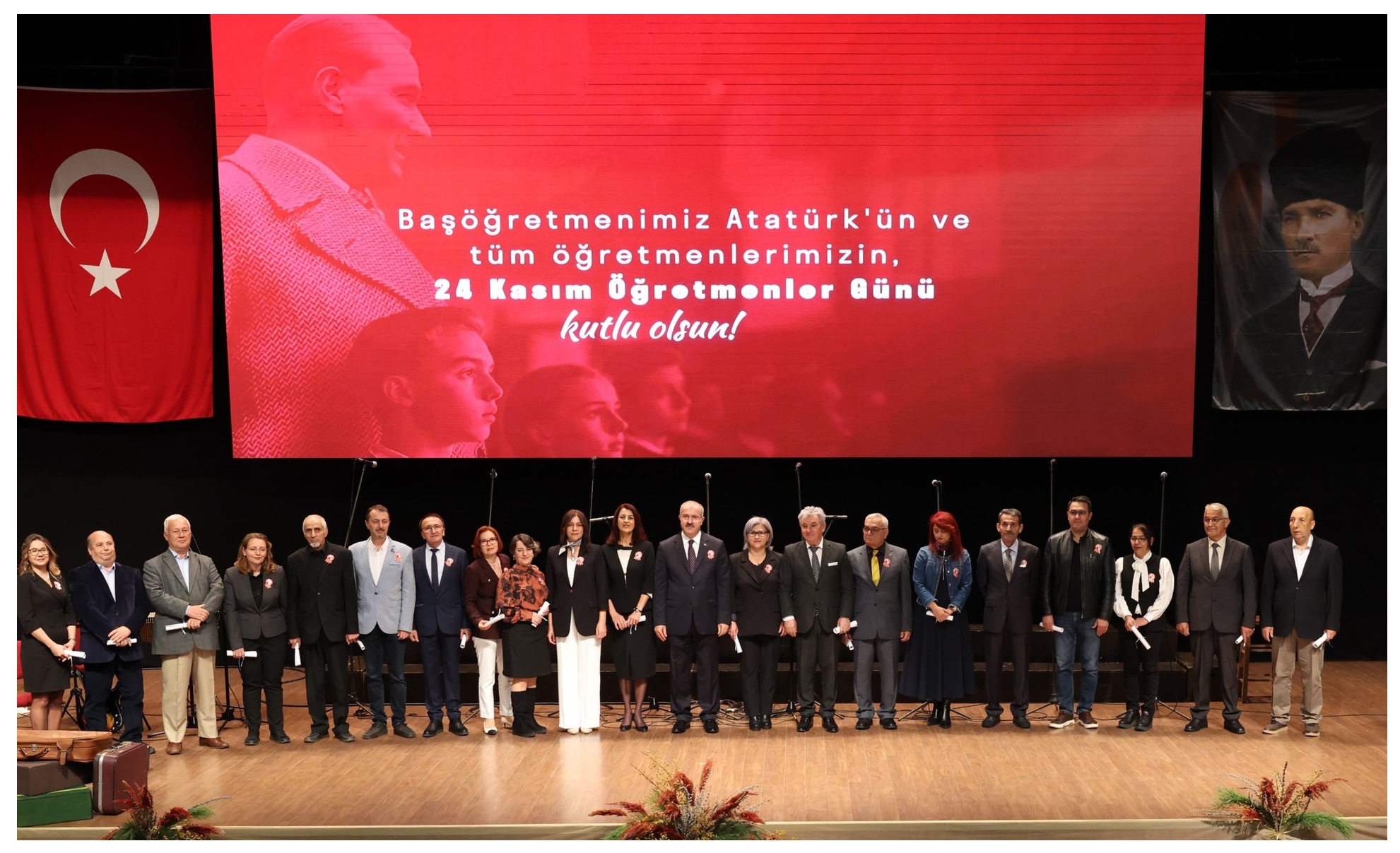 ÖĞRETMENLER GÜNÜ ÇANAKKALE’DE TÖRENLERLE KUTLANDI