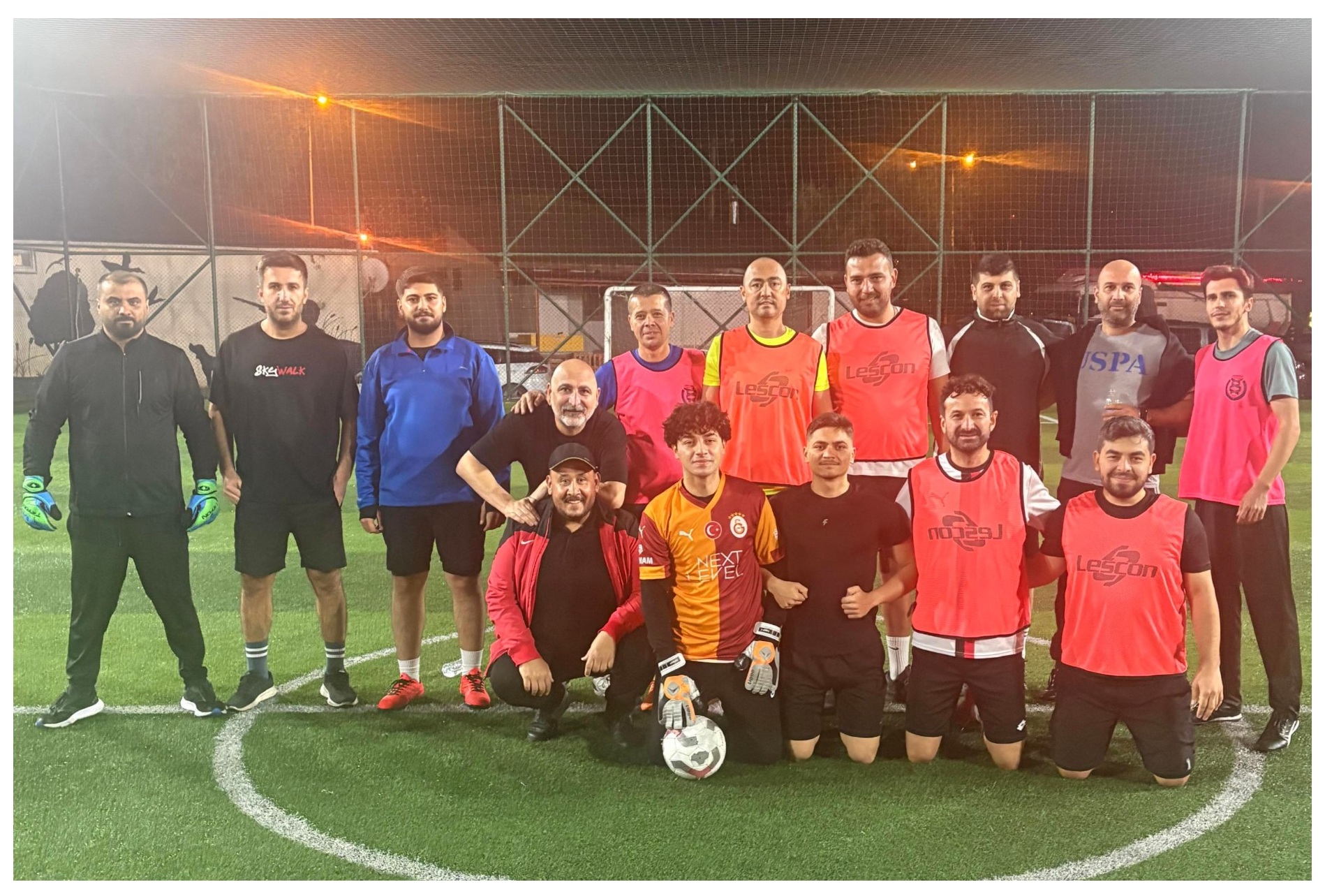 KEPEZ HUZUREVİ PERSONELİ SAHAYA İNDİ