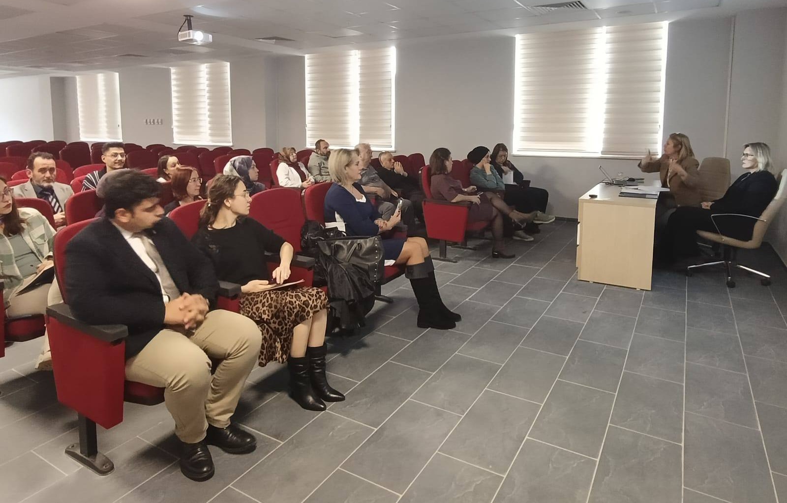 ÇAN DEVLET HASTANESİNDE MUHASEBE İÇERİKLİ HİZMETİÇİ EĞİTİM