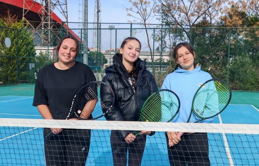 ÇAN FEN LİSESİ TENİSTE KIZLAR İL İKİNCİSİ OLDU