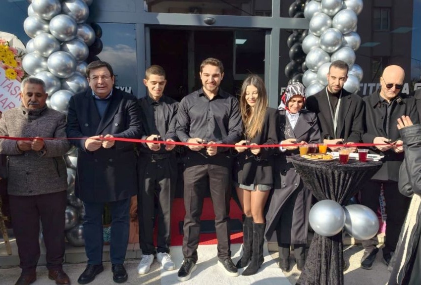 TERZİALANLI GAZETECİ AHMET KAMALI’NIN OĞLUNDAN ÇANAKKALE’YE SPOR SALONU