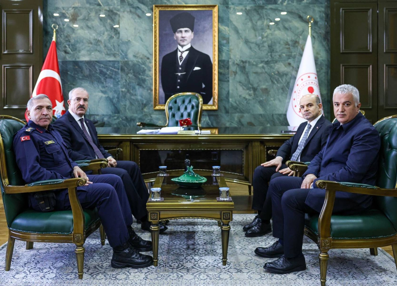 ÇANAKKALE VALİSİNDEN ÇAN KAYMAKAMINA ZİYARET