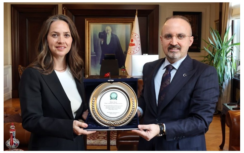 İÇİŞLERİ BAKAN YARDIMCISI TURAN’DAN TENİS KULÜPLERİNE DESTEK