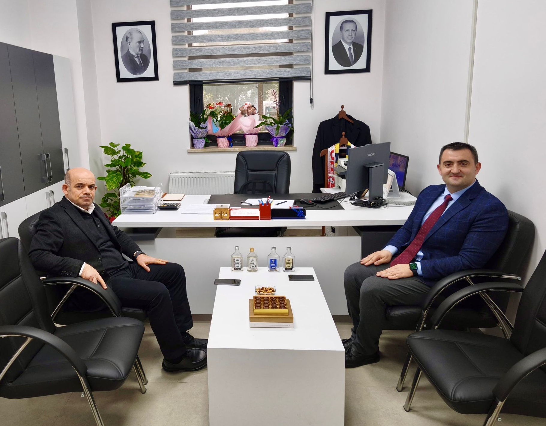 KAYMAKAM NEBİOĞLU’NDAN ÇAN SYD VAKFI MÜDÜRÜNE ZİYARET