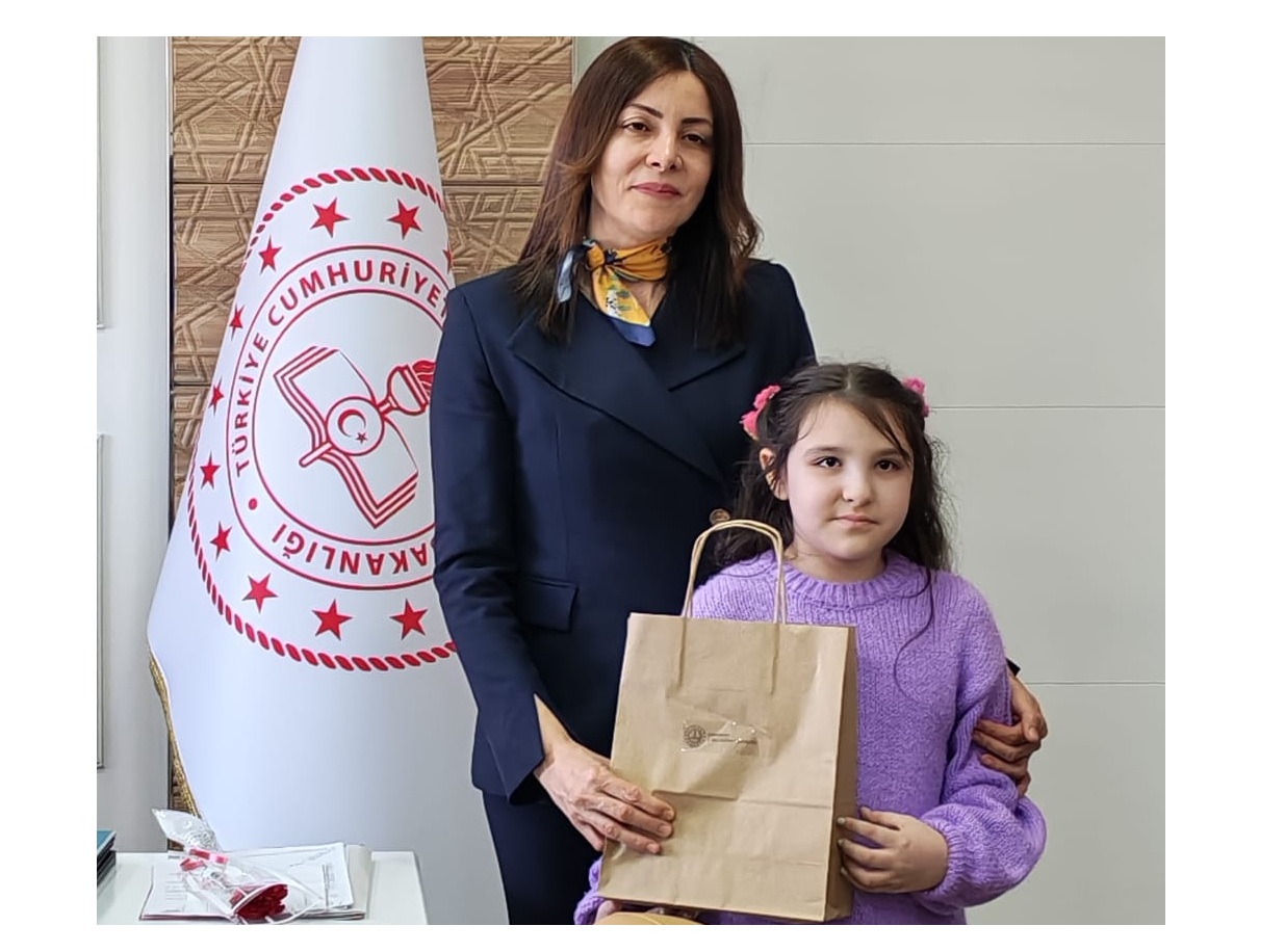 ÇANLI DURU CANDAN, İL MİLLİ EĞİTİM MÜDÜRÜNCE ÖDÜLLENDİRİLDİ