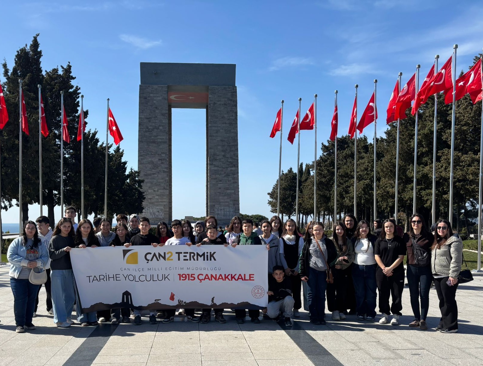 ÇAN2 TERMİK SANTRALİ, 3. YILINDA DA GENÇLERİ ÇANAKKALE’NİN TARİHİ MİRASIYLA BULUŞTURDU