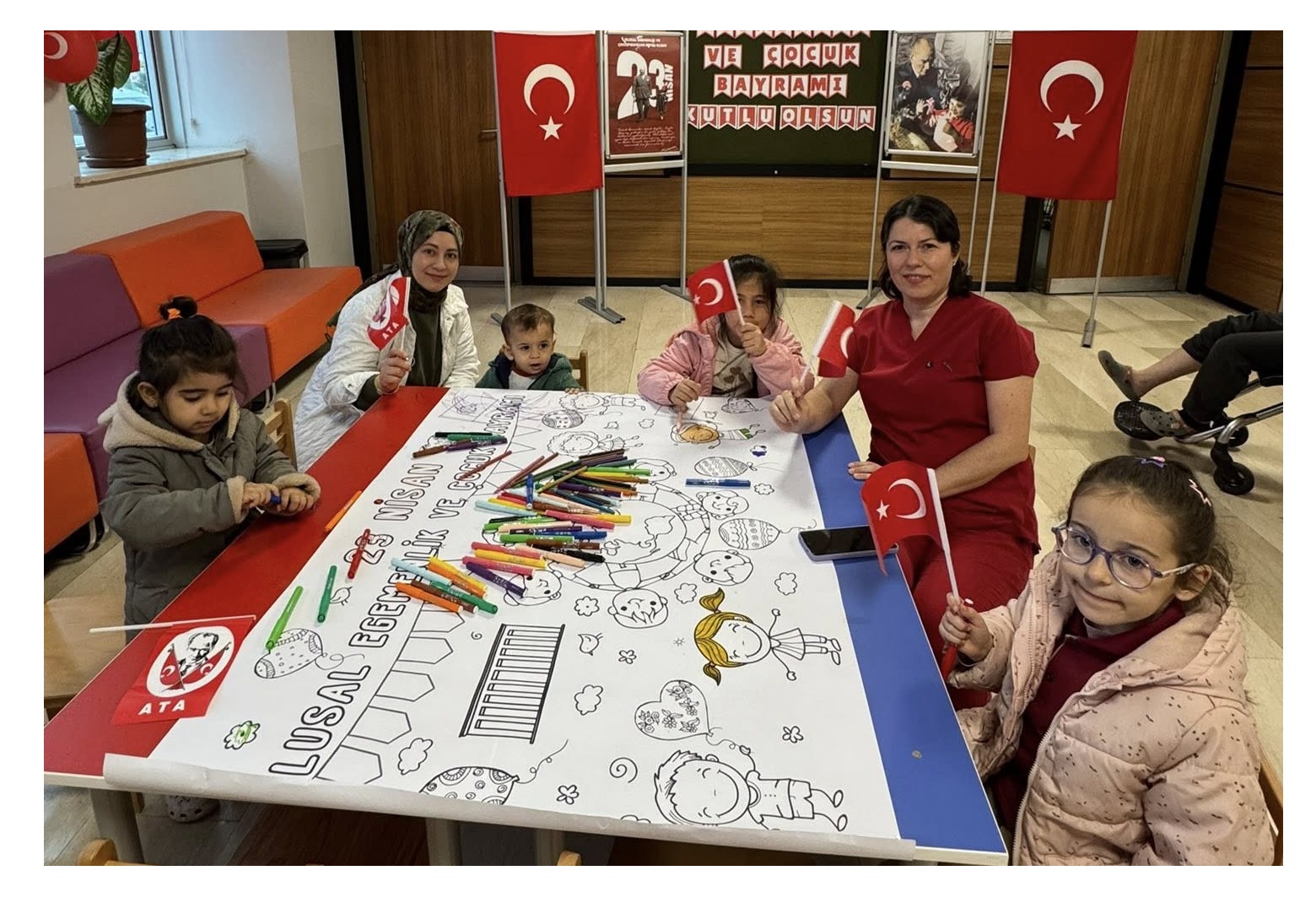 ÇOCUKLAR İÇİN ÇAN DEVLET HASTANESİ’NDE BOYAMA ETKİNLİĞİ VE FOTOĞRAF KÖŞESİ