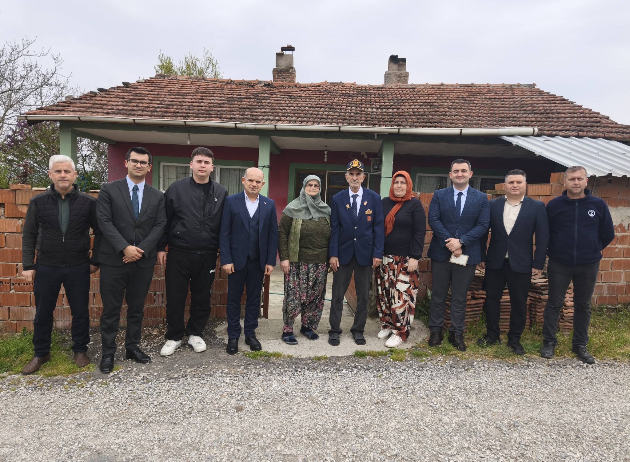 ÇAN KAYMAKAMINDAN KIBRIS GAZİSİ İLE BAYRAMİÇ’TE HAYATINI KAYBEDEN KADININ AİLESİNE ZİYARET