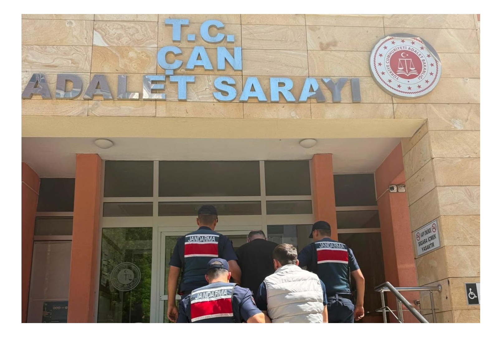 ÇAN’DA AFGAN UYRUKLU 33 DÜZENSİZ GÖÇMEN YAKALANDI