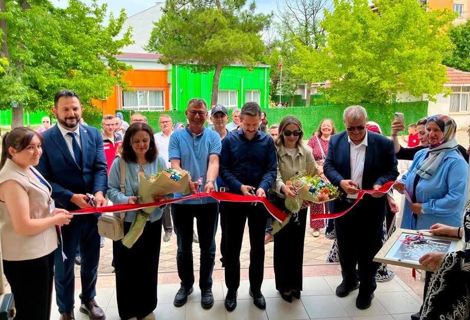 YENİCE HEM’DEN YIL SONU KARMA SERGİSİ…