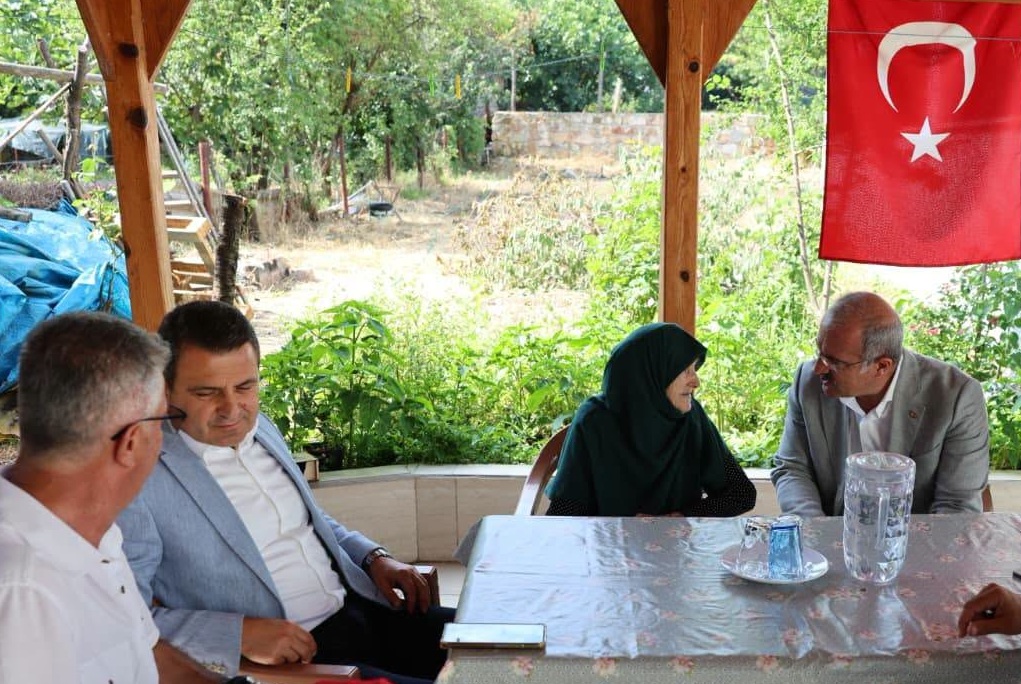 BABASI VEFAT EDEN ŞEHİT BİNBAŞININ AİLESİNE TAZİYE ZİYARETİ